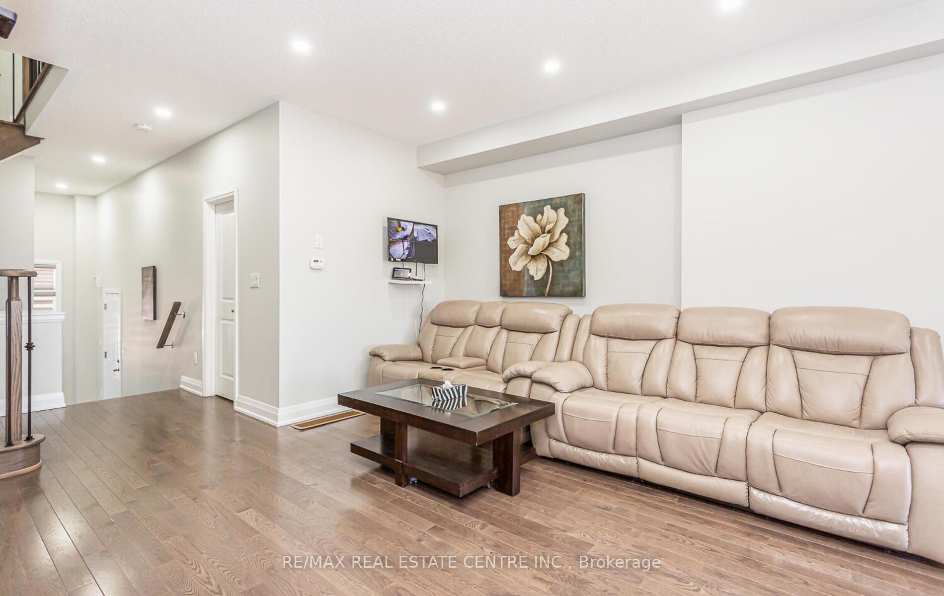 Photo 12 of 3 Dalbeattie Drive, Brampton, Bram West — HOMEH