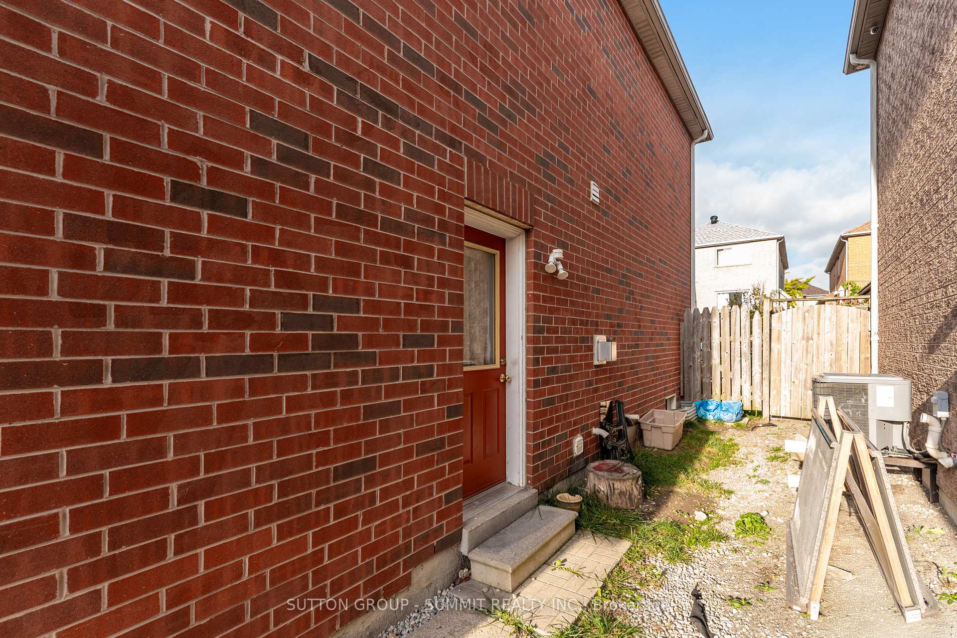 Photo 8 of 6 Rockrose Drive, Brampton, Sandringham-Wellington — HOMEH