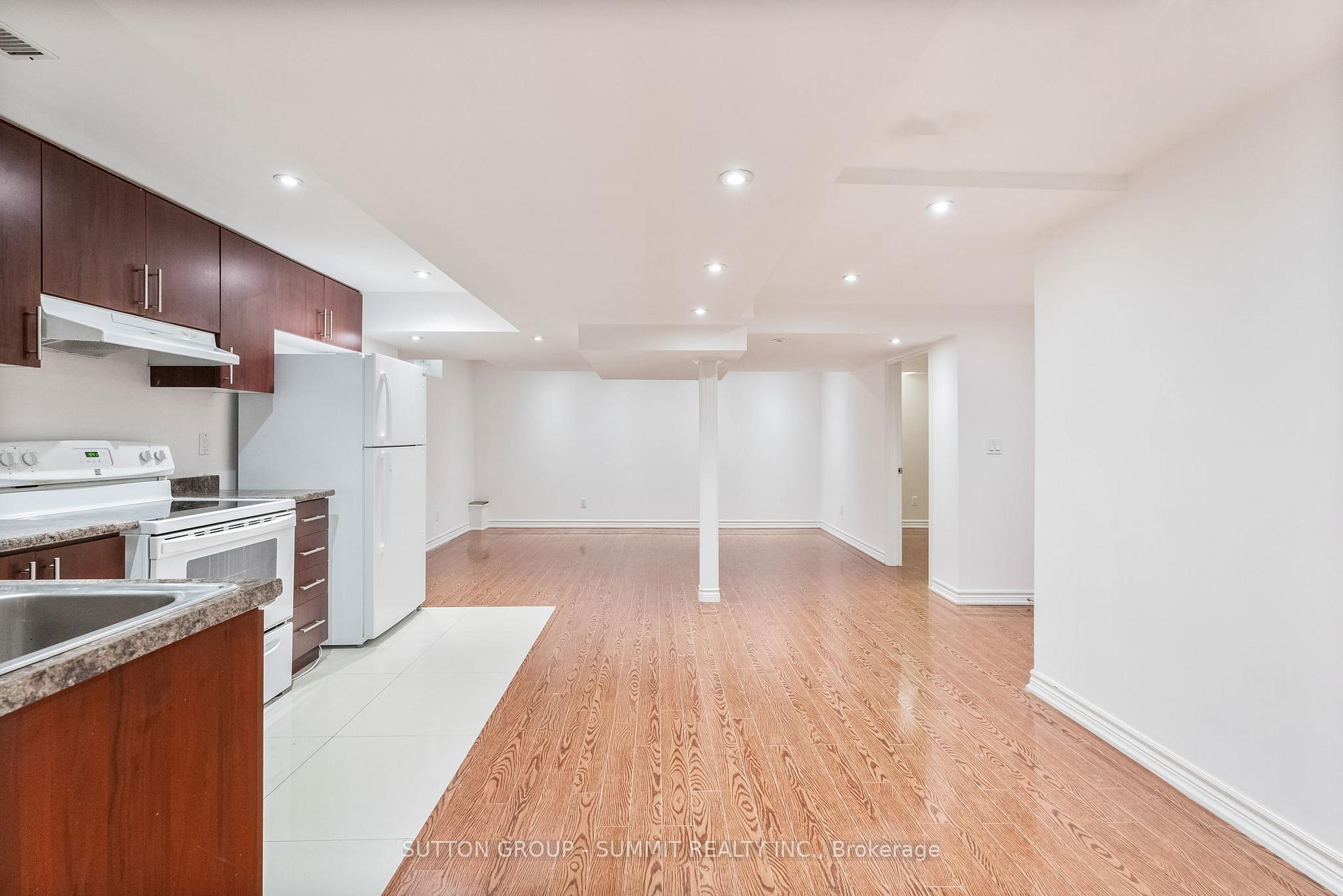 Photo 3 of 6 Rockrose Drive, Brampton, Sandringham-Wellington — HOMEH