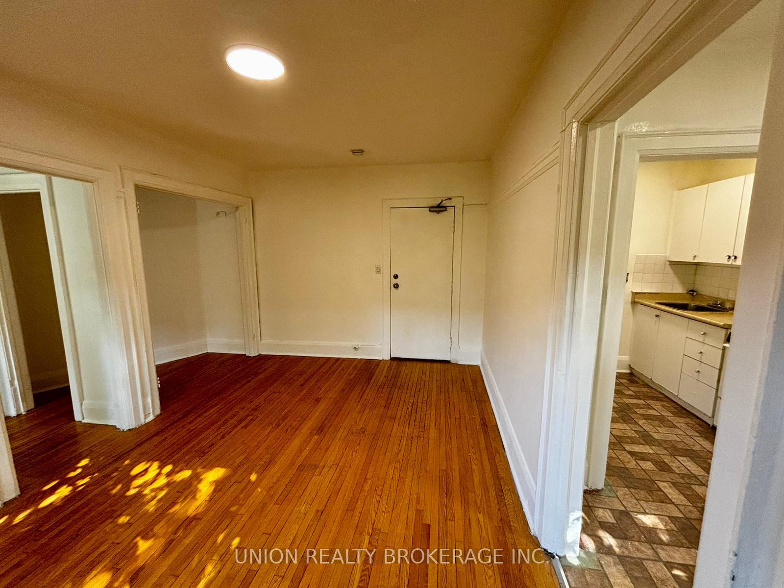 Photo 3 of Unit 25, 2451 Queen Street E, Toronto, The Beaches — HOMEH