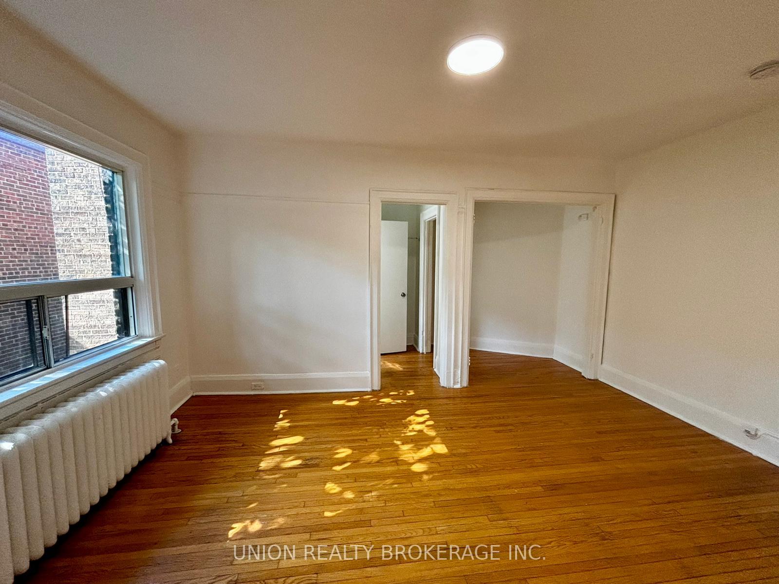 Photo 5 of Unit 25, 2451 Queen Street E, Toronto, The Beaches — HOMEH