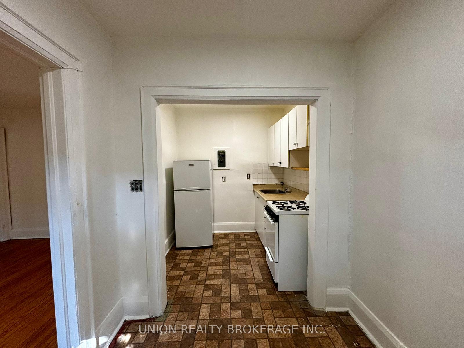 Photo 7 of Unit 25, 2451 Queen Street E, Toronto, The Beaches — HOMEH