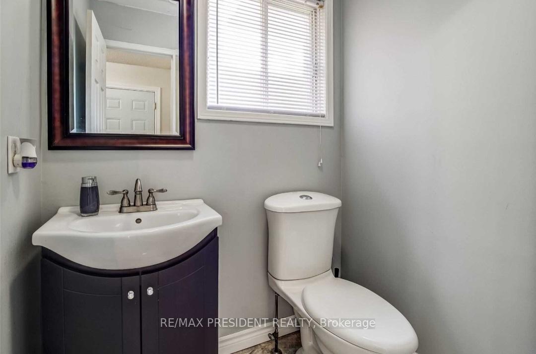 Photo 6 of 85 Toba Crescent, Brampton, Heart Lake — HOMEH