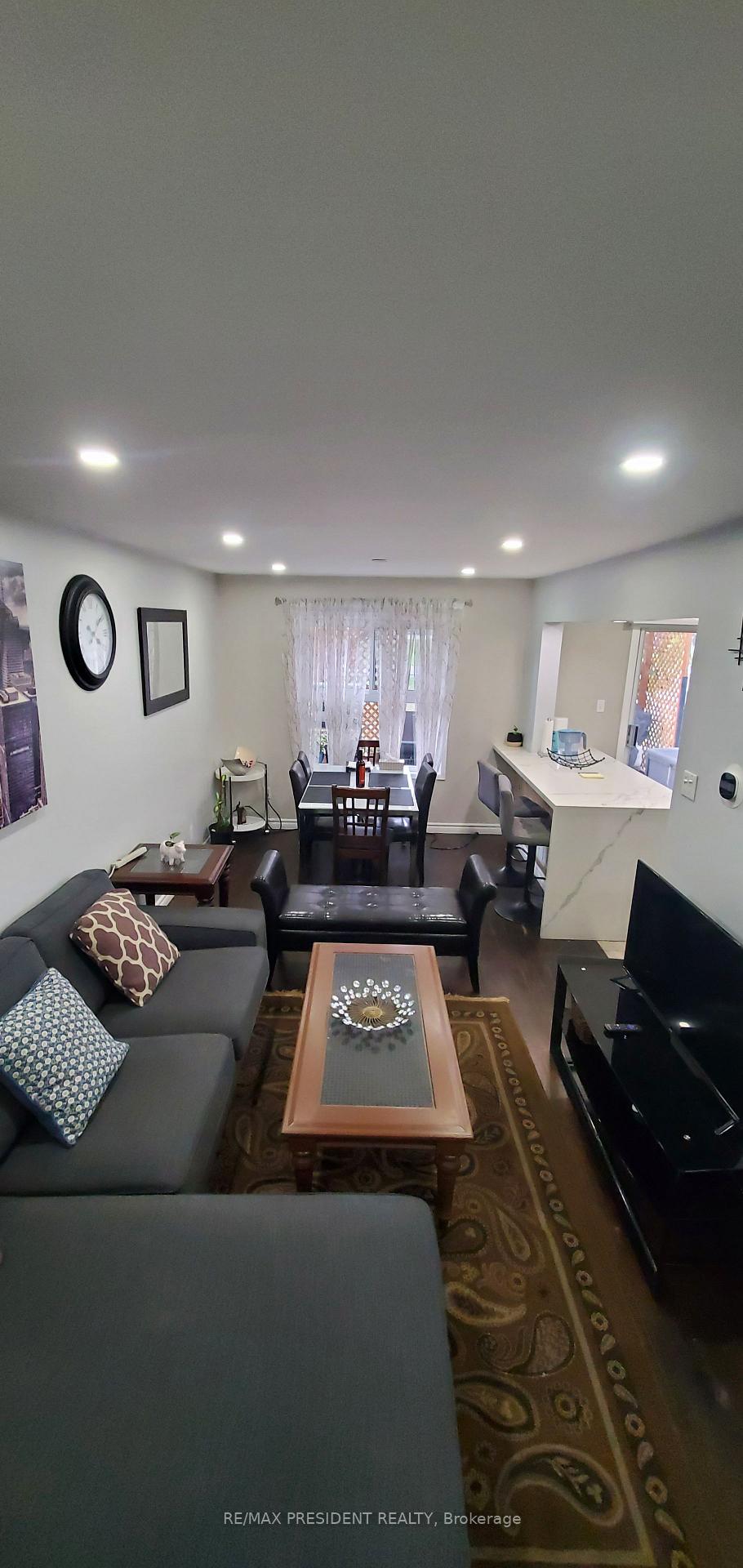 Photo 9 of 85 Toba Crescent, Brampton, Heart Lake — HOMEH