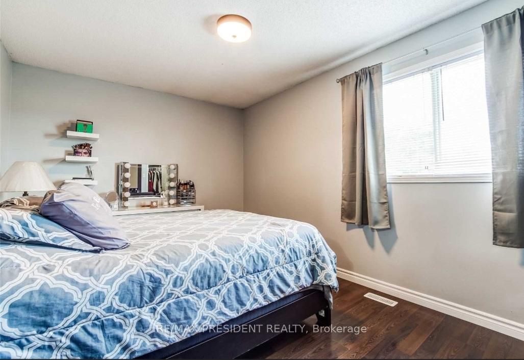 Photo 7 of 85 Toba Crescent, Brampton, Heart Lake — HOMEH