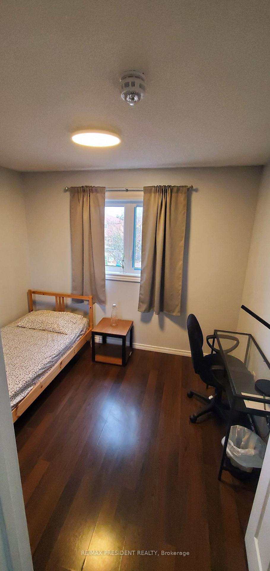 Photo 12 of 85 Toba Crescent, Brampton, Heart Lake — HOMEH