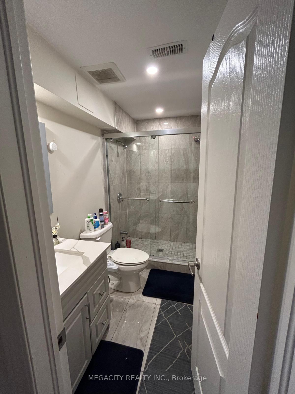 Photo 7 of 47 Elysian Fields Circle, Brampton, Bram West — HOMEH