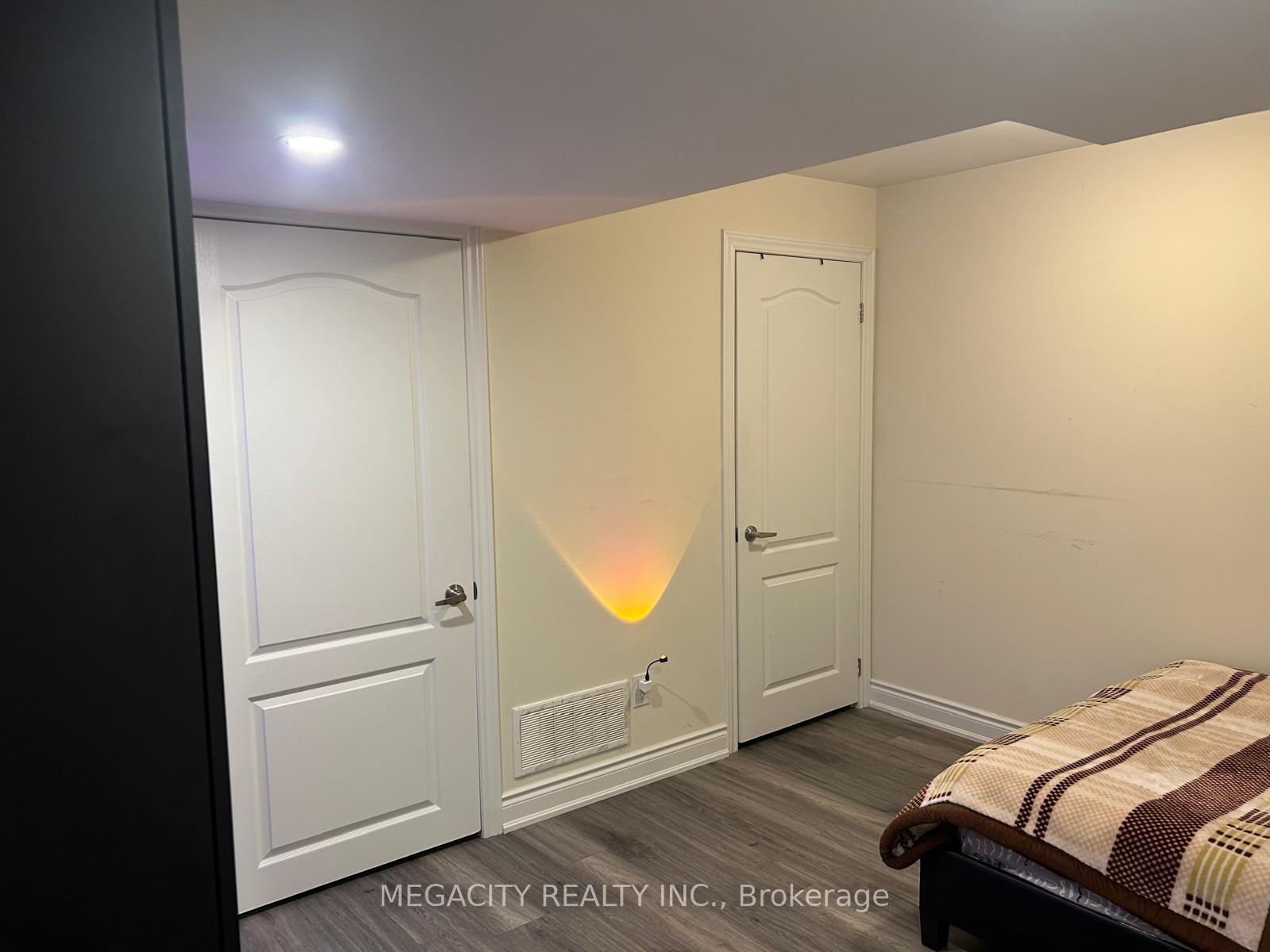 Photo 5 of 47 Elysian Fields Circle, Brampton, Bram West — HOMEH