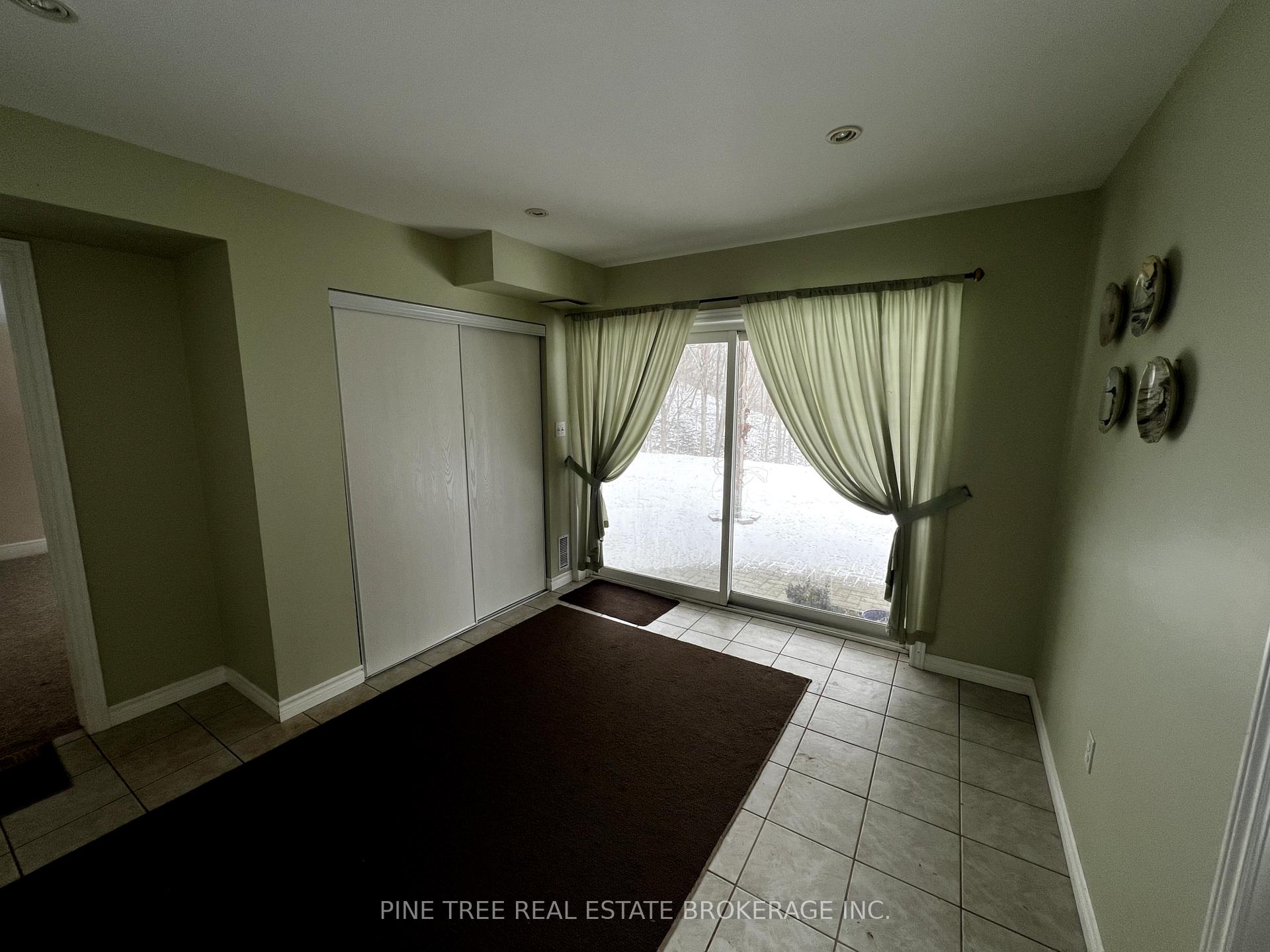 Photo 2 of Unit LOWER, 62 Lions Gate Boulevard, Barrie, Little Lake — HOMEH
