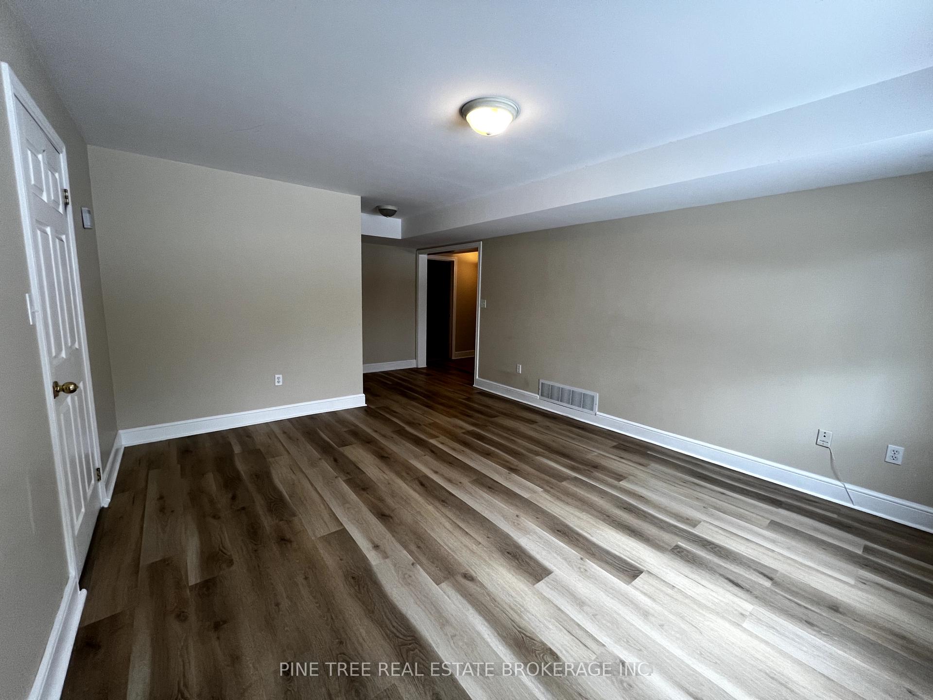 Photo 5 of Unit LOWER, 62 Lions Gate Boulevard, Barrie, Little Lake — HOMEH