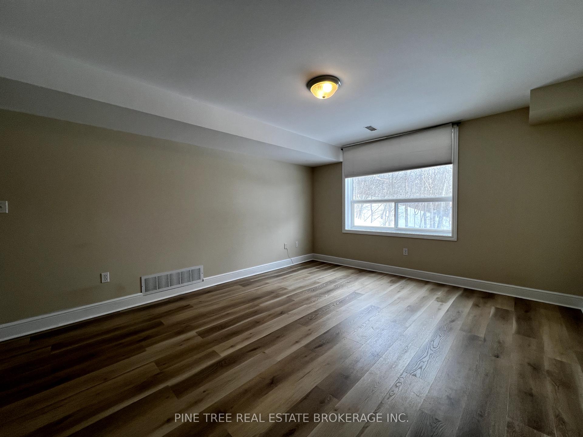 Photo 6 of Unit LOWER, 62 Lions Gate Boulevard, Barrie, Little Lake — HOMEH