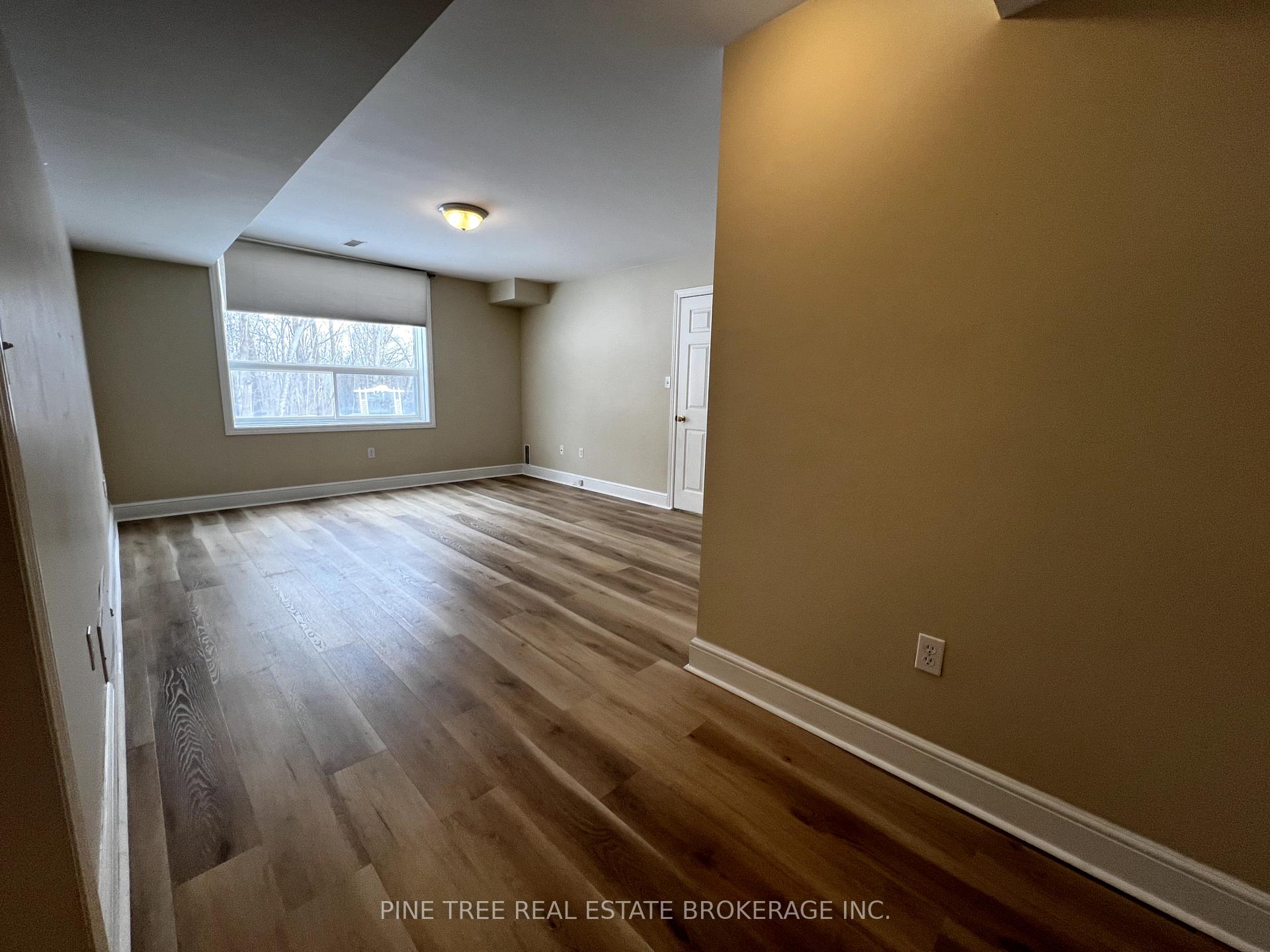 Photo 9 of Unit LOWER, 62 Lions Gate Boulevard, Barrie, Little Lake — HOMEH