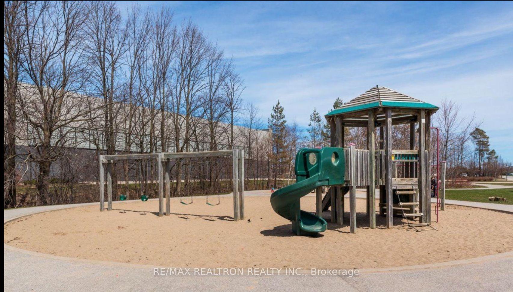 Photo 11 of 88 Leslie Avenue, Barrie, Holly — HOMEH