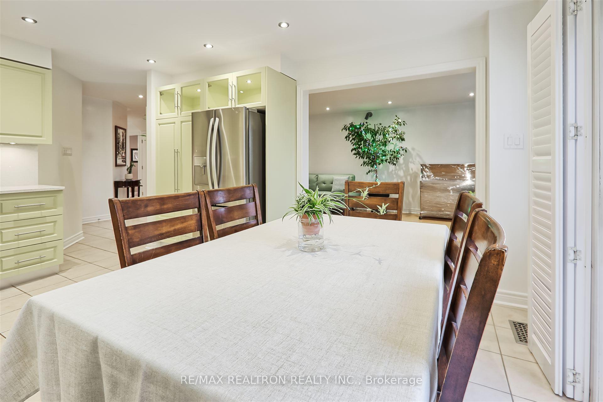 Photo 16 of Unit Upper, 23 Sewells Lane, Brampton, Fletcher's Meadow — HOMEH