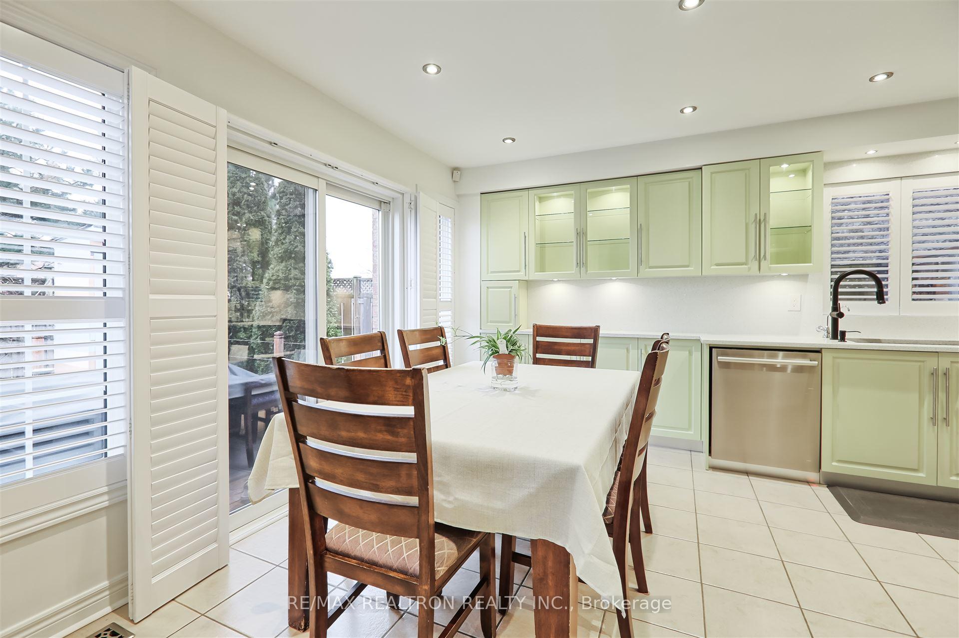 Photo 7 of Unit Upper, 23 Sewells Lane, Brampton, Fletcher's Meadow — HOMEH