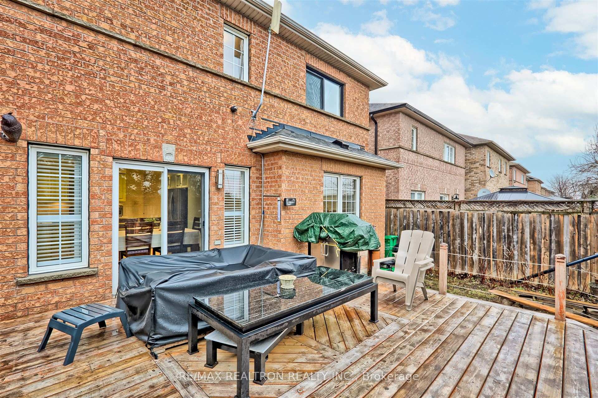 Photo 31 of Unit Upper, 23 Sewells Lane, Brampton, Fletcher's Meadow — HOMEH