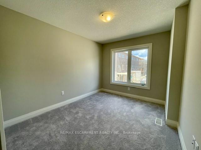 Photo 18 of 8 Bayberry Lane, Grimsby, Grimsby Escarpment — HOMEH
