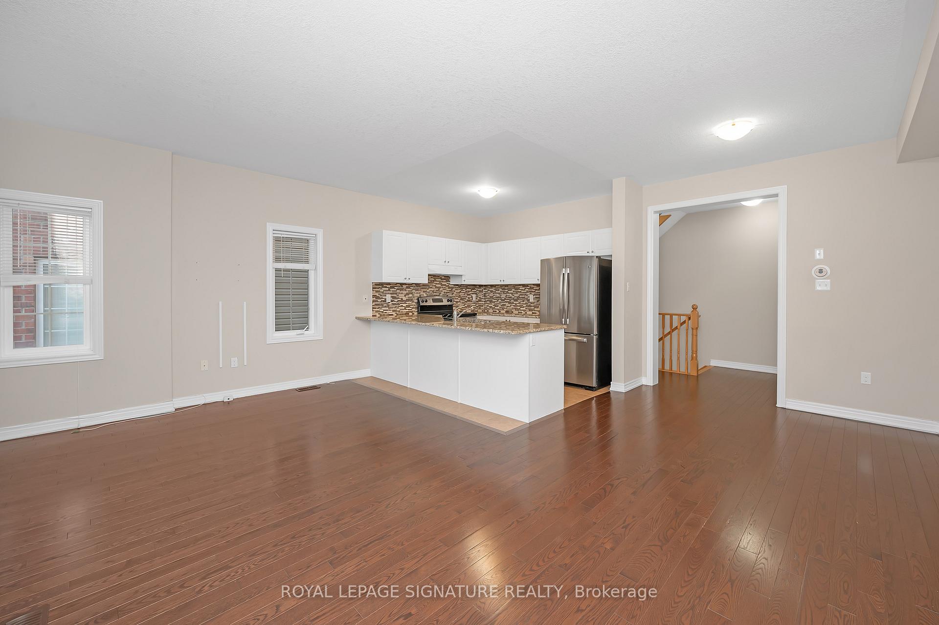 Front of Unit 18, 54 Nisbet Boulevard