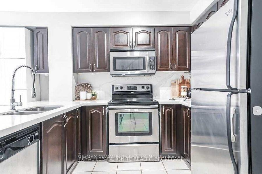Photo 3 of 12 Reevesmere Lane E, Ajax, Northeast Ajax — HOMEH