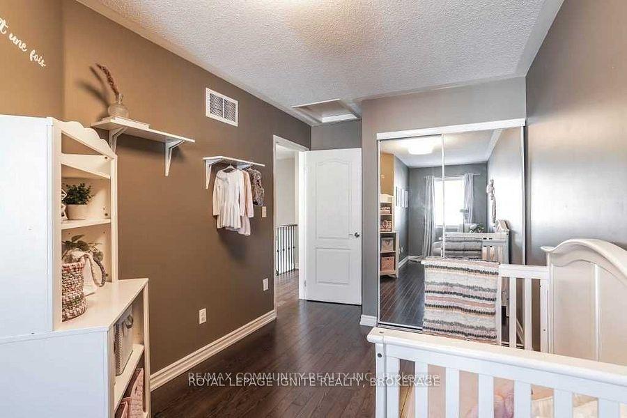 Photo 4 of 12 Reevesmere Lane E, Ajax, Northeast Ajax — HOMEH