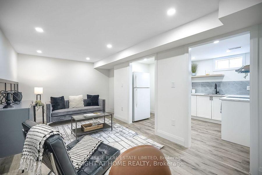 Front of Unit BASEMENT, 3 Smyth Crescent