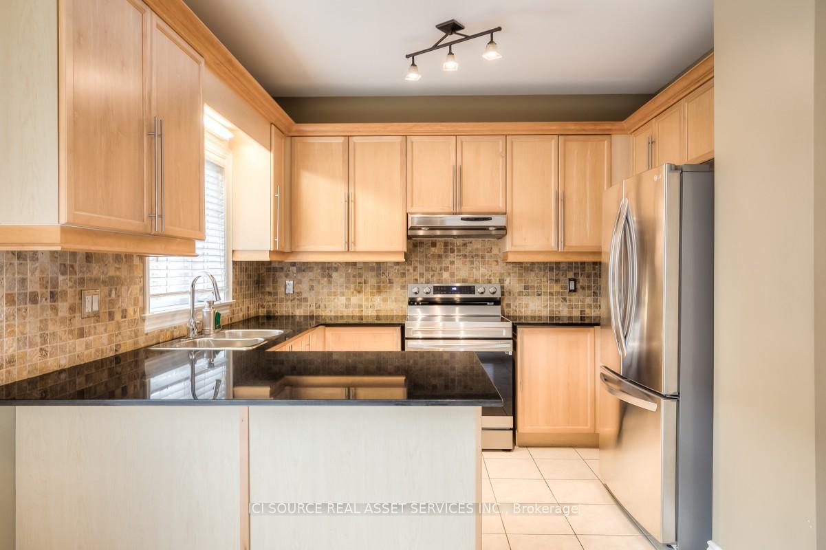 Photo 5 of 15 George Bogg Road, Vaughan, East Woodbridge — HOMEH