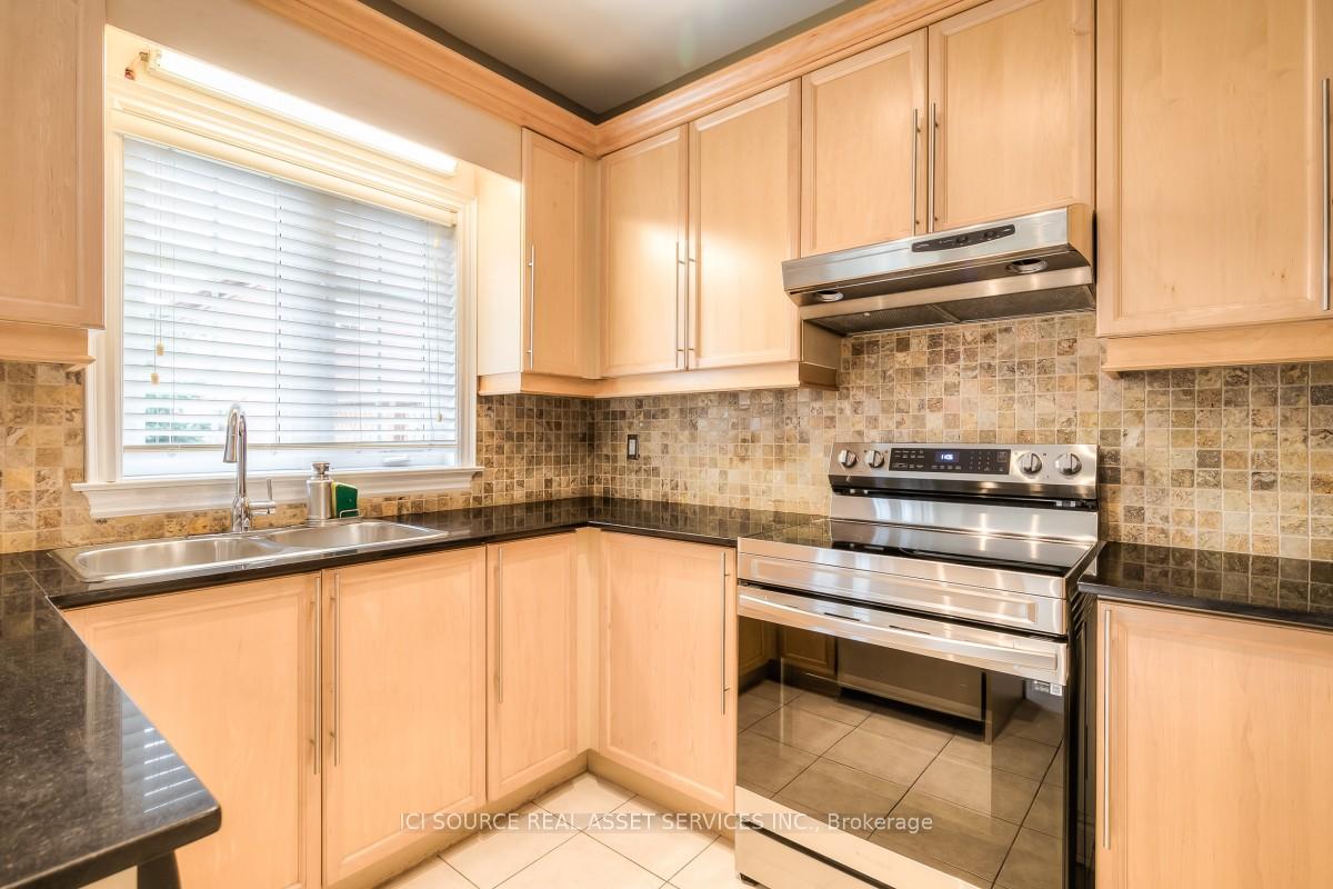 Photo 17 of 15 George Bogg Road, Vaughan, East Woodbridge — HOMEH
