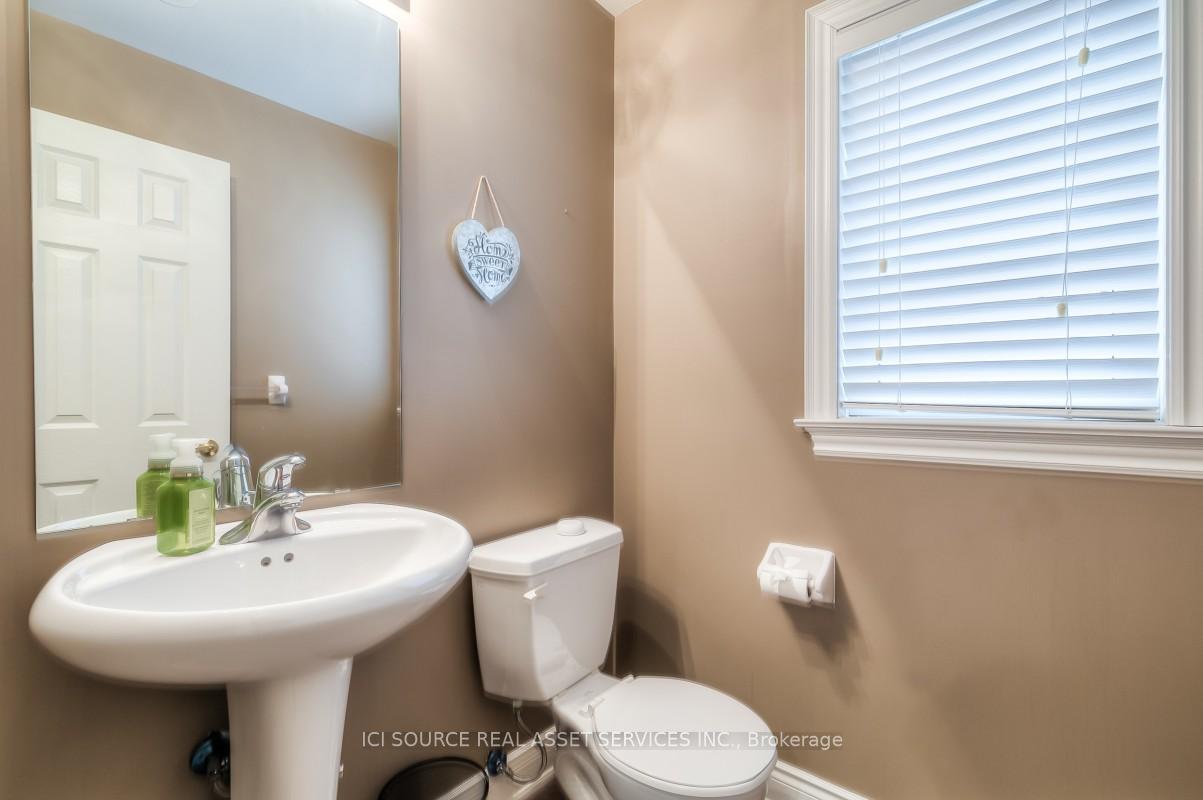 Photo 4 of 15 George Bogg Road, Vaughan, East Woodbridge — HOMEH