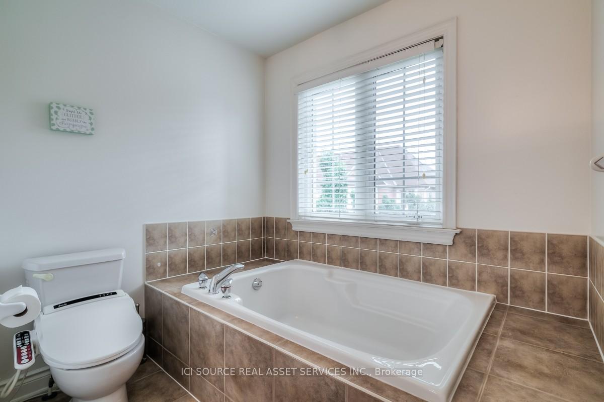Photo 9 of 15 George Bogg Road, Vaughan, East Woodbridge — HOMEH