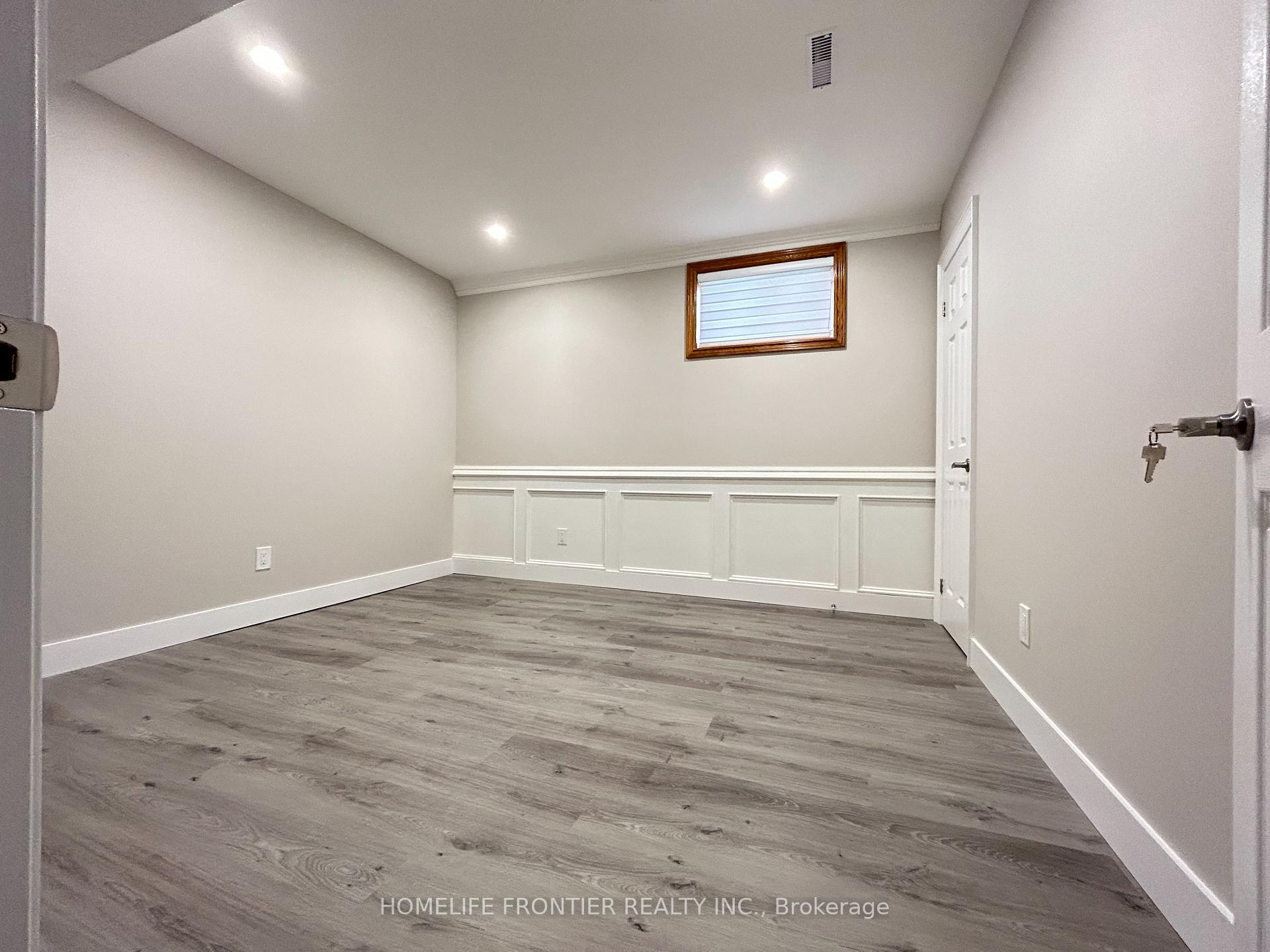Photo 8 of Unit Lower, 118 Torran Road, Vaughan, Islington Woods — HOMEH
