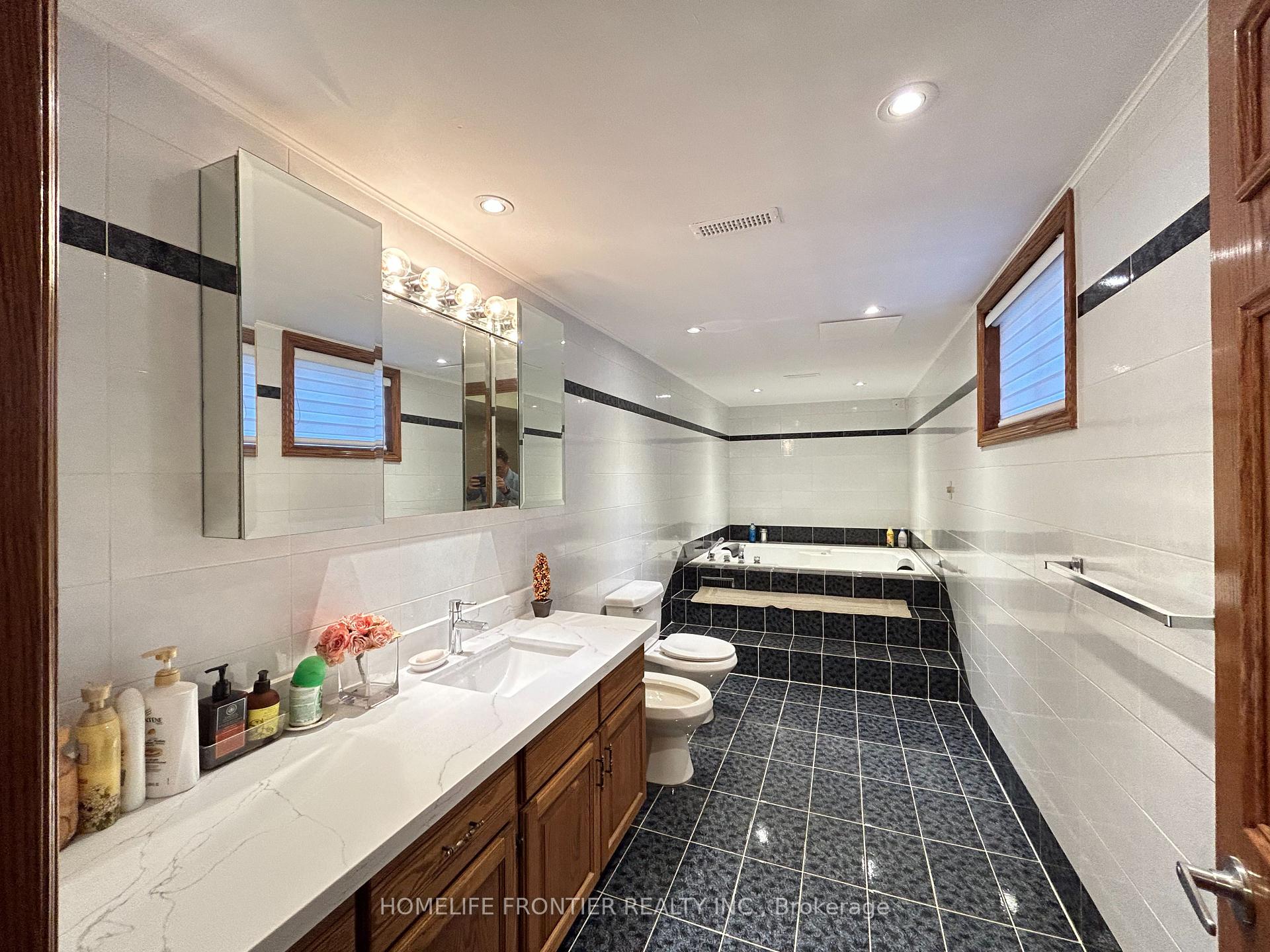 Photo 20 of Unit Lower, 118 Torran Road, Vaughan, Islington Woods — HOMEH
