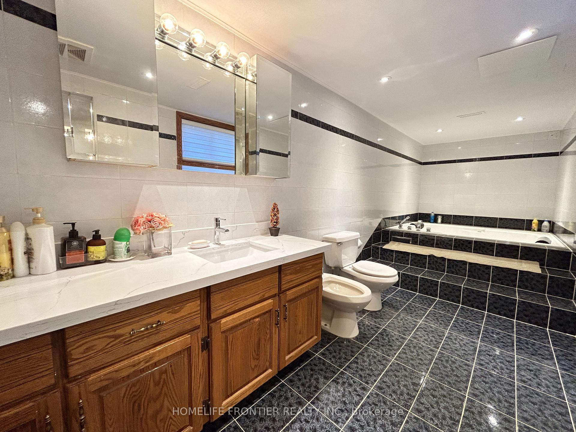 Photo 17 of Unit Lower, 118 Torran Road, Vaughan, Islington Woods — HOMEH