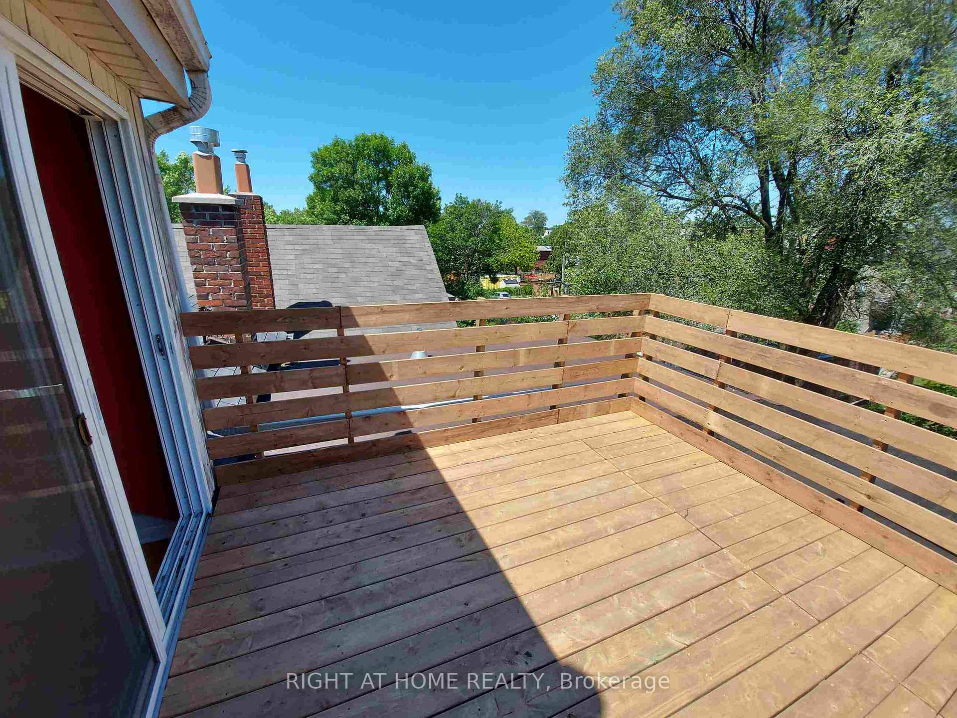 Photo 2 of Unit Upper, 84 Oakvale Avenue, Toronto, Greenwood-Coxwell — HOMEH