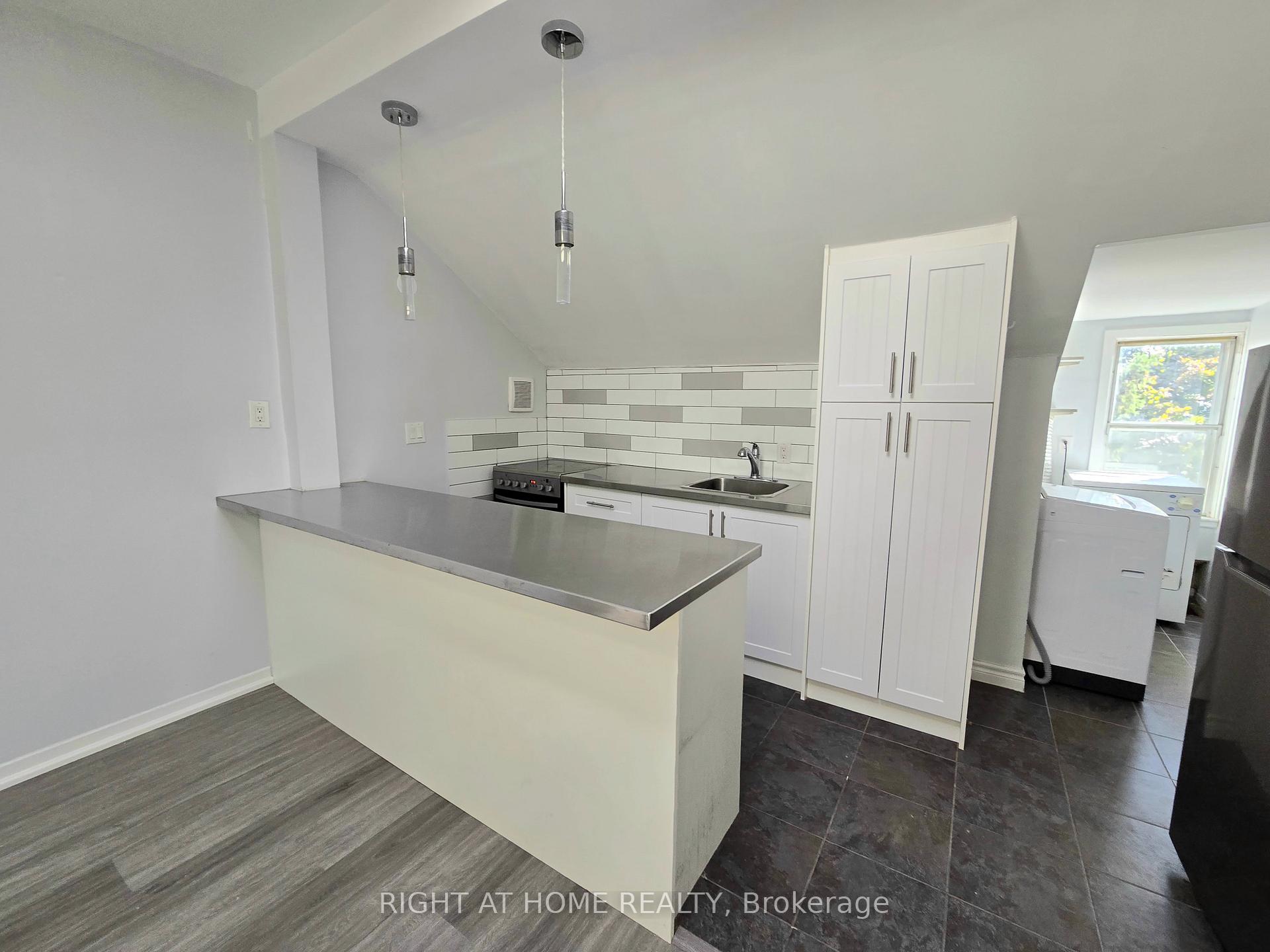 Photo 7 of Unit Upper, 84 Oakvale Avenue, Toronto, Greenwood-Coxwell — HOMEH
