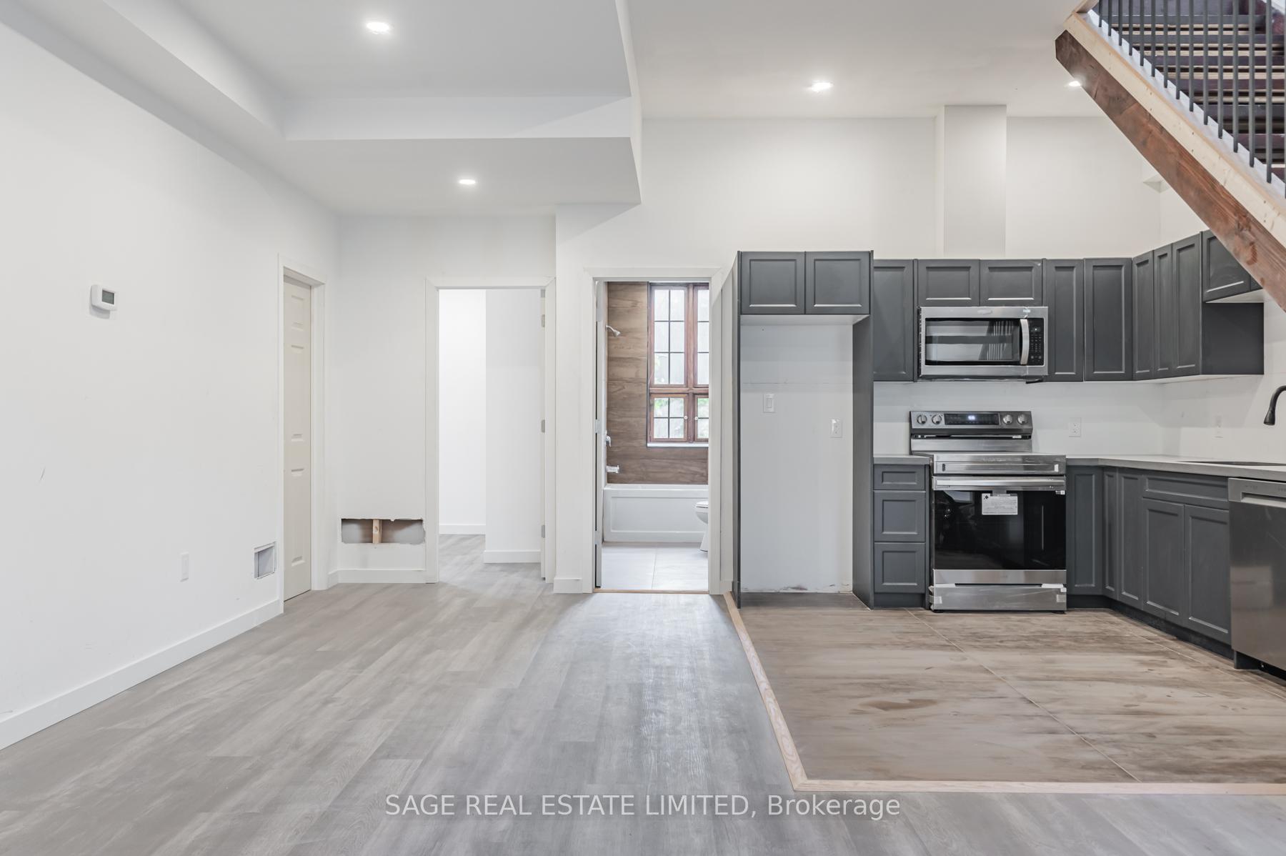 Photo 1 of Unit 9, 14 Cross Street, Hamilton, Dundas — HOMEH
