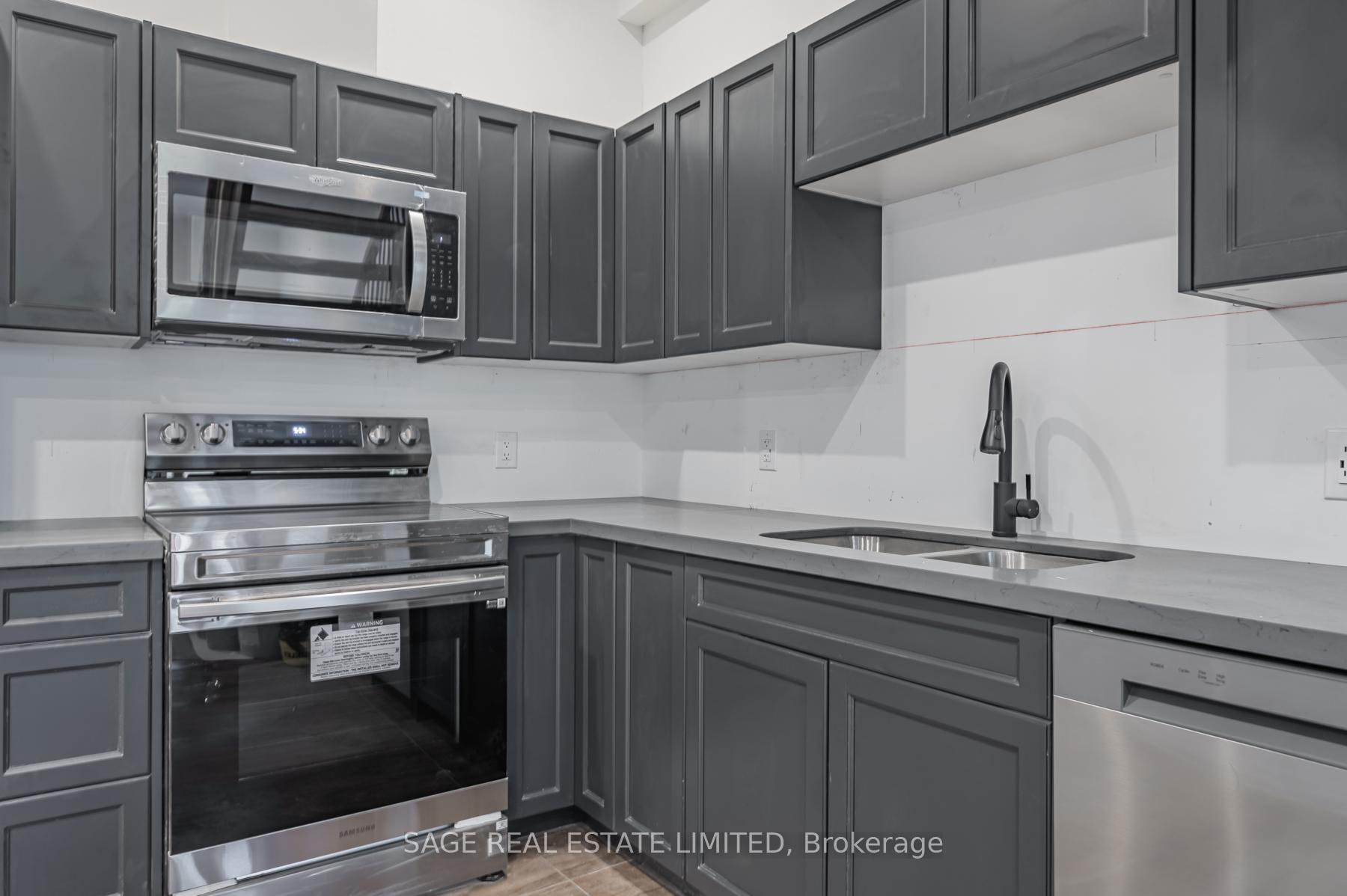 Photo 8 of Unit 9, 14 Cross Street, Hamilton, Dundas — HOMEH