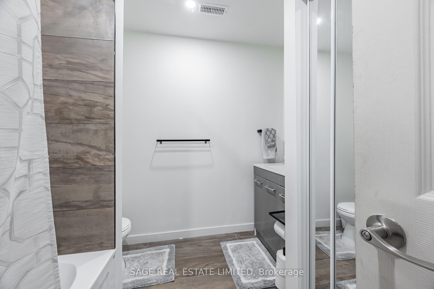 Photo 6 of Unit 9, 14 Cross Street, Hamilton, Dundas — HOMEH