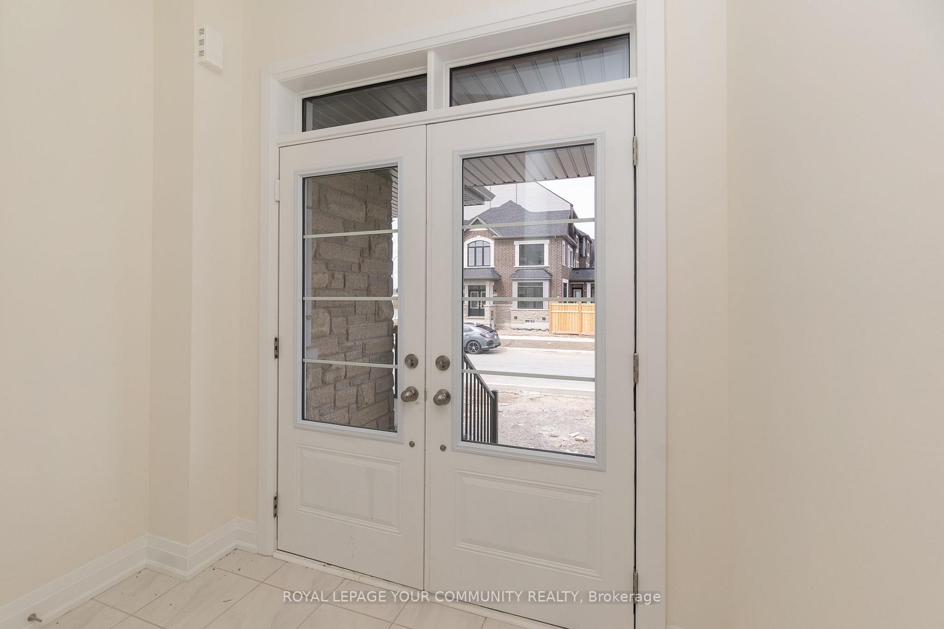 Photo 5 of 11 Kinloss Street, Vaughan, Kleinburg — HOMEH