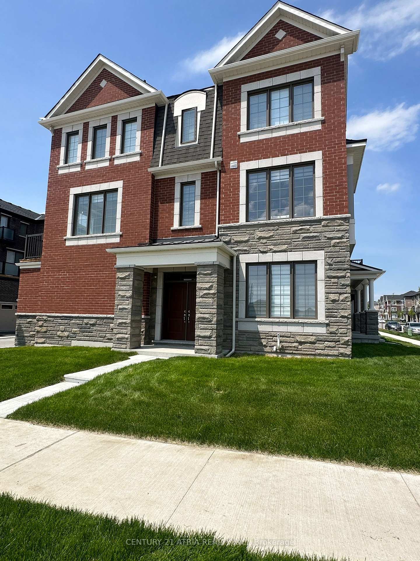 Photo 1 of 3300 Thunderbird Prom, Pickering, Rural Pickering — HOMEH