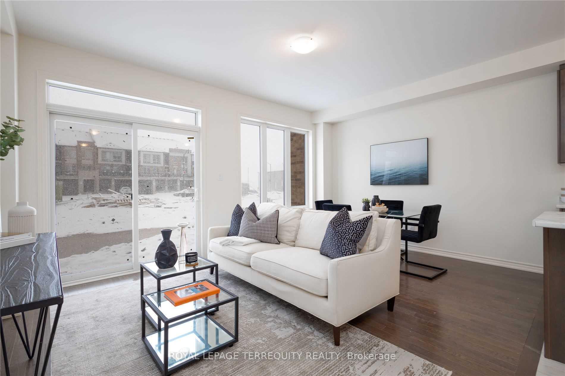 Photo 7 of 118 Adventura Road, Brampton, Northwest Brampton — HOMEH