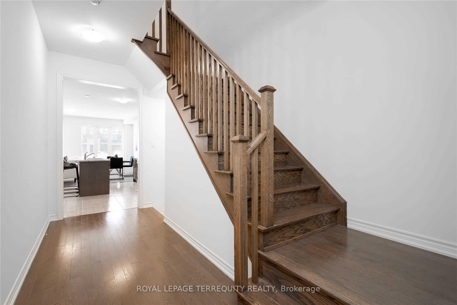 Photo 17 of 118 Adventura Road, Brampton, Northwest Brampton — HOMEH