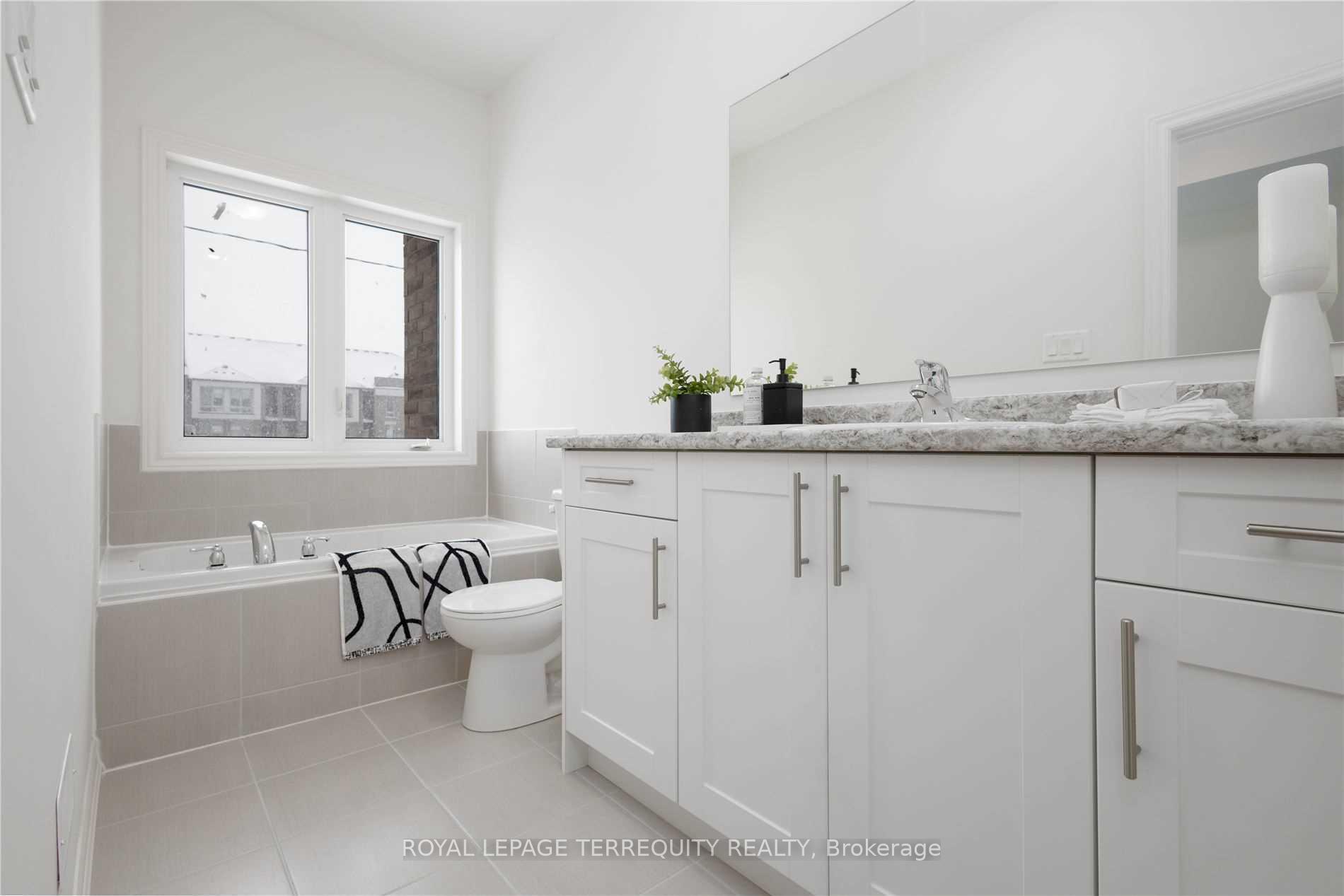 Photo 12 of 118 Adventura Road, Brampton, Northwest Brampton — HOMEH