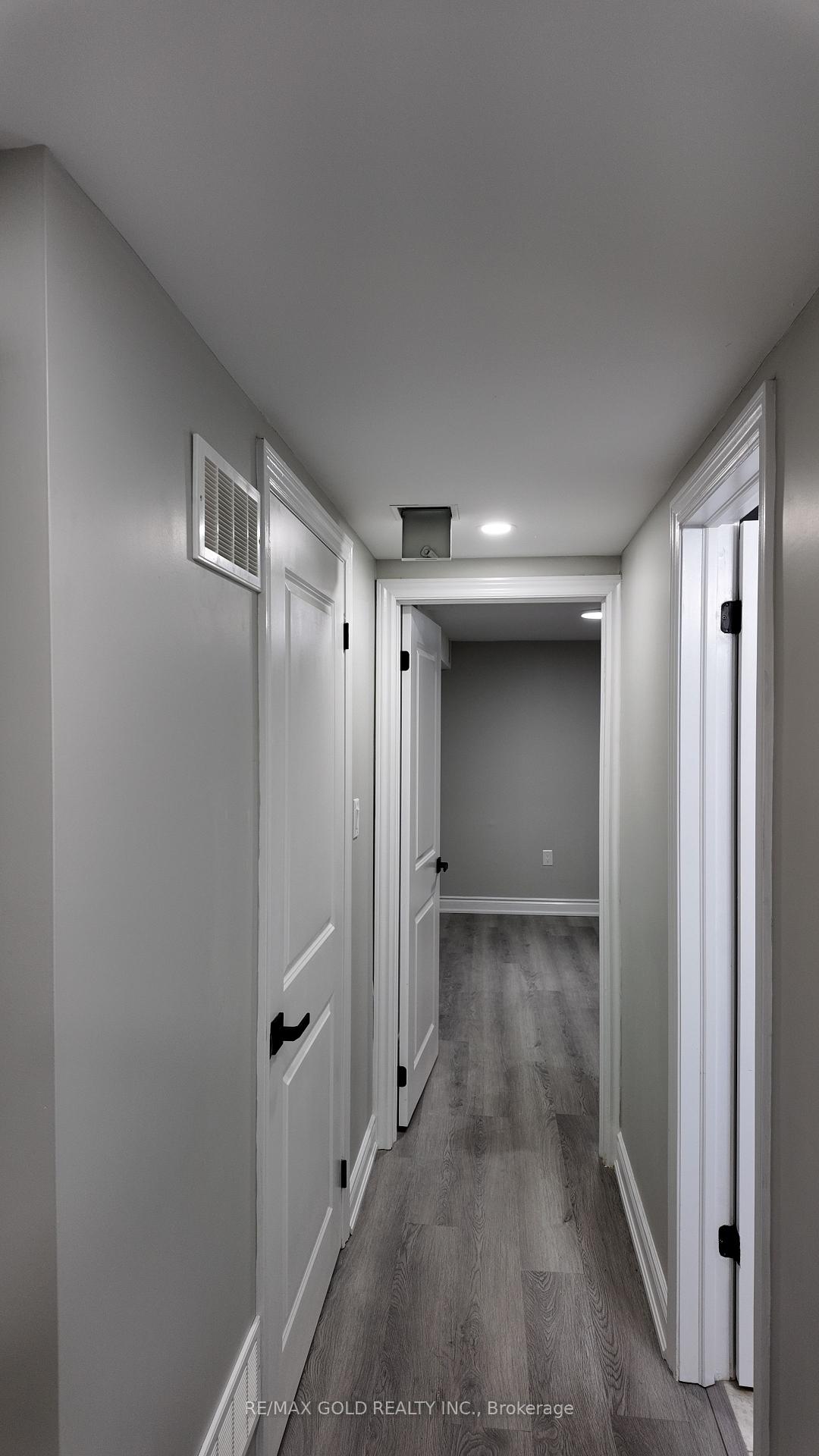 Photo 7 of 20 Hall Crescent, Brampton, Northwood Park — HOMEH