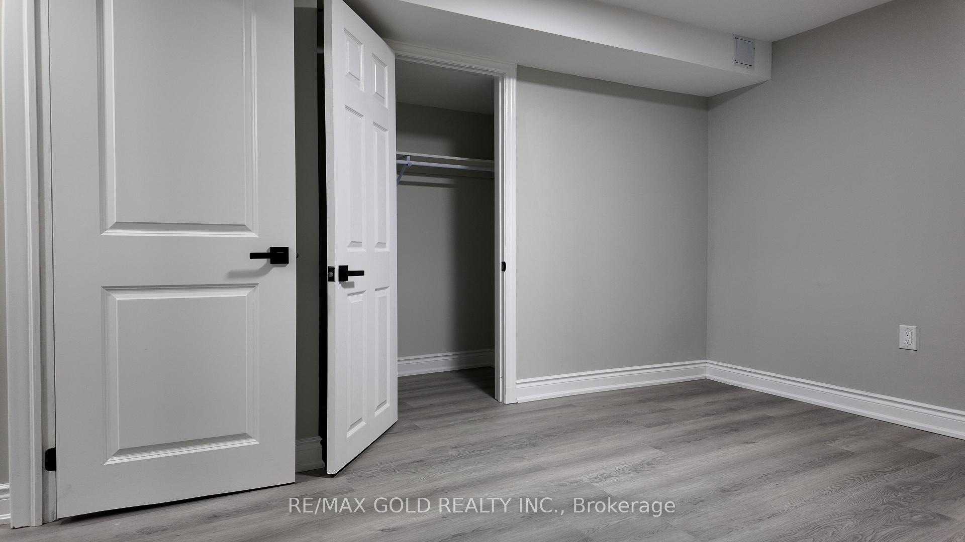Photo 8 of 20 Hall Crescent, Brampton, Northwood Park — HOMEH