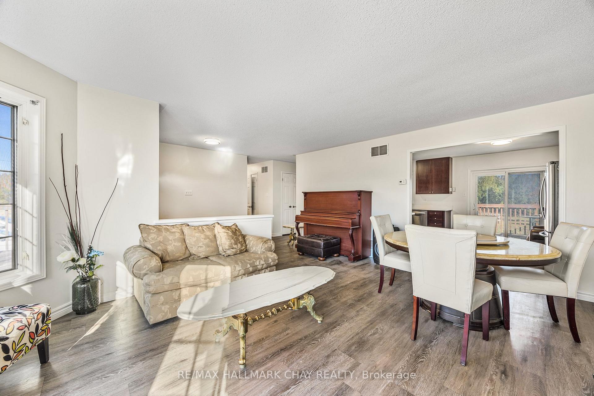 Photo 3 of Unit A, 1975 Golf Course Road, Springwater, Minesing — HOMEH