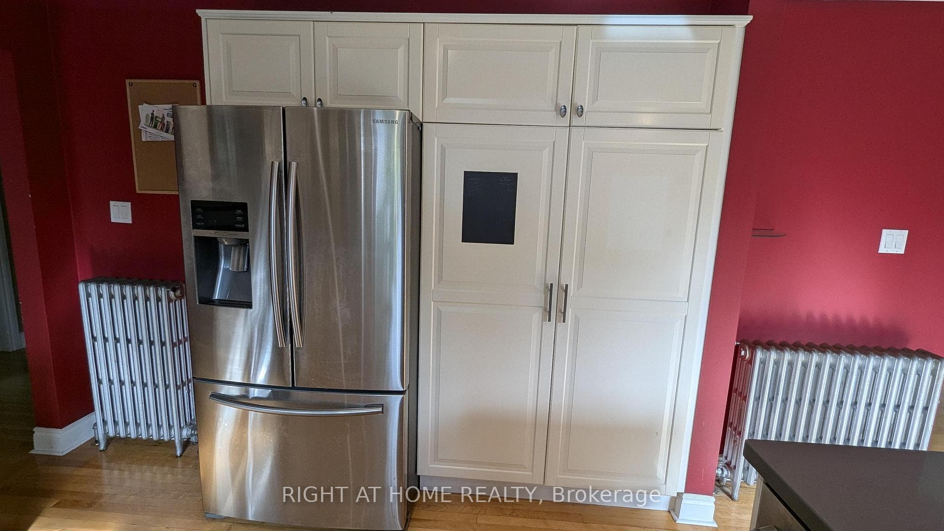 Photo 6 of 210 Prince Edward Drive S, Etobicoke, Stonegate-Queensway — HOMEH