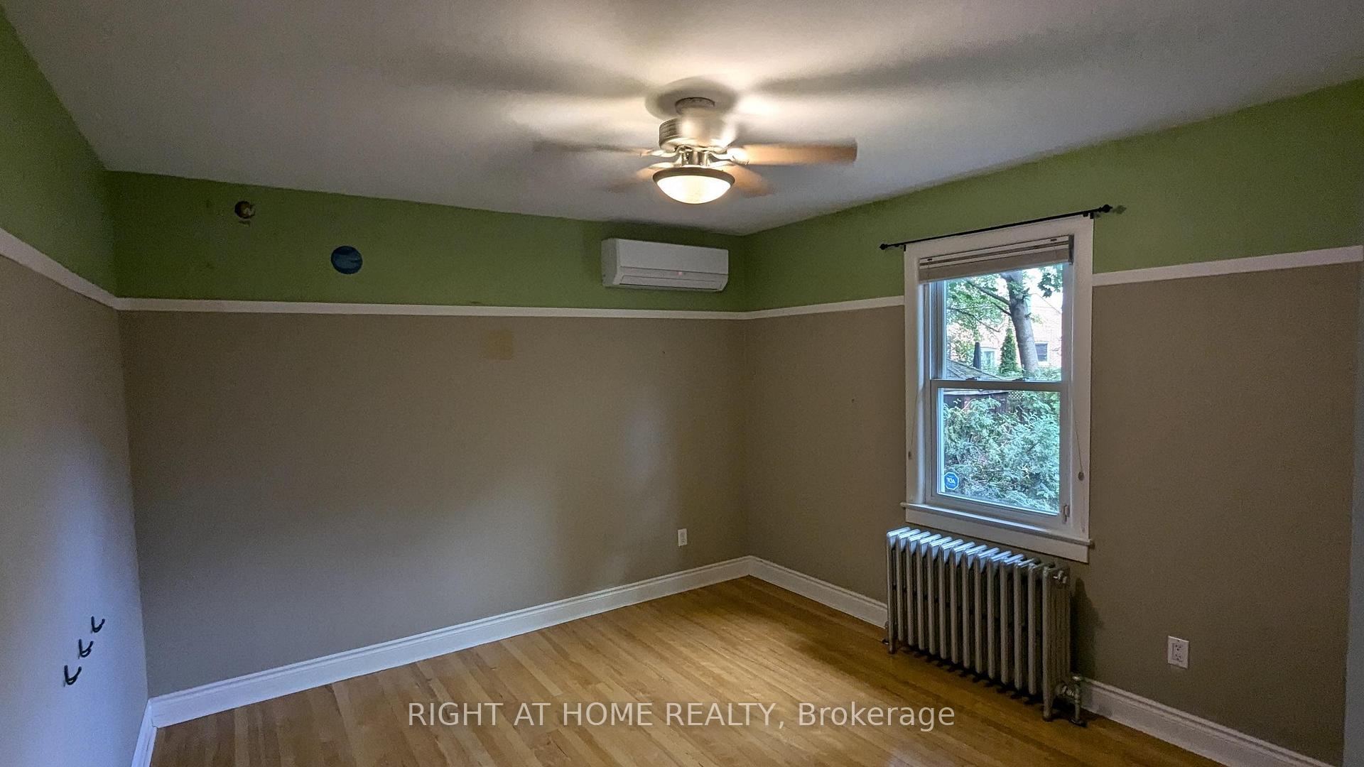 Photo 3 of 210 Prince Edward Drive S, Etobicoke, Stonegate-Queensway — HOMEH