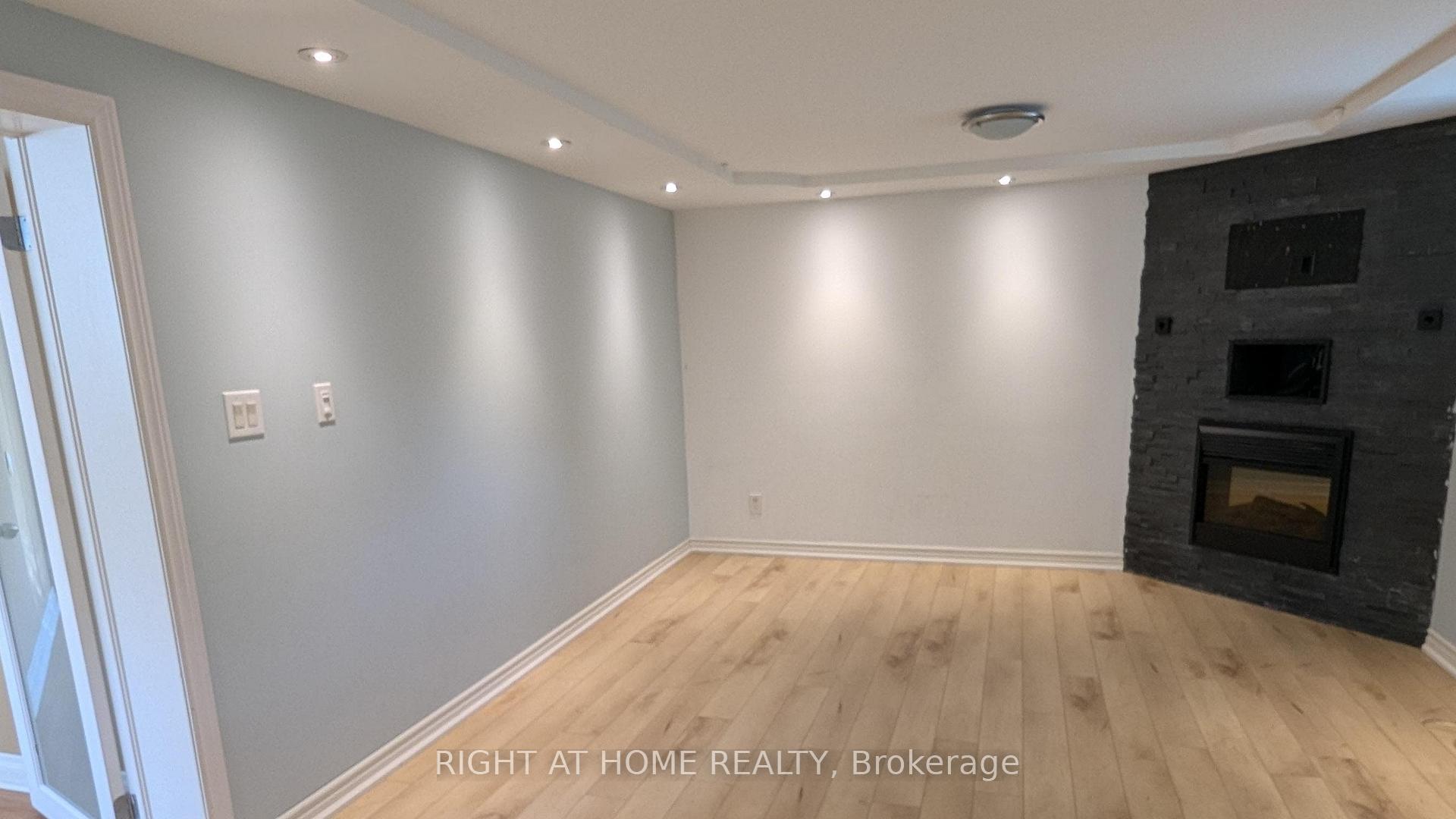 Photo 22 of 210 Prince Edward Drive S, Etobicoke, Stonegate-Queensway — HOMEH