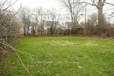 Photo 5 of 21 Pleasantview Avenue, Brampton, Brampton West — HOMEH