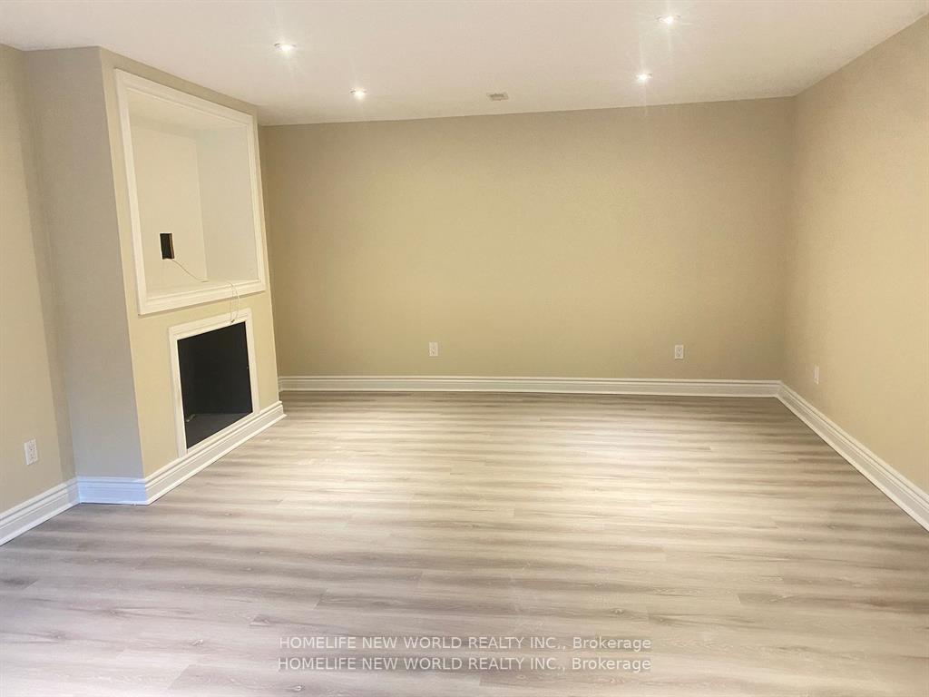 Photo 4 of Unit lower, 22 Markham Road, Scarborough, Scarborough Village — HOMEH